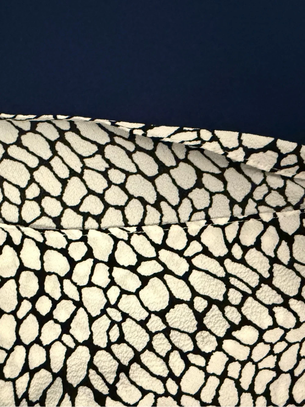 Michael Kors Top NWT Black and White Pebble Print sz 1X